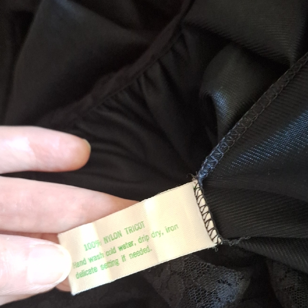 Elegant Black Vintage Nightgown By Jenelle of California - Picture 8 of 10